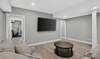 803 NE Lakota Dr, Adrian, MO 64720