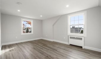 11 Hornbine St, Cranston, RI 02919