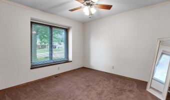 4650 Farmstead Ct, Bel Aire, KS 67220