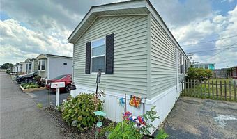 15 East Dr, East Providence, RI 02916