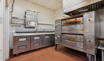 11 Benton Ave E, Albia, IA 52531