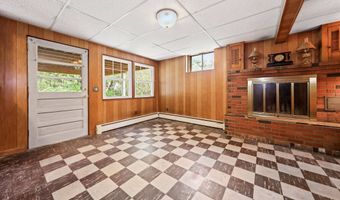 32 Loveland Ln, Bristol, CT 06010