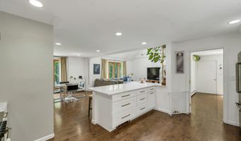 8 W Gate Dr, Bow, NH 03304