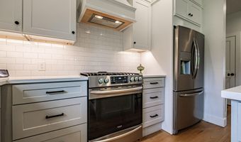 5 Goldfinch Dr, Falmouth, ME 04105
