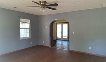 37 Faison St, Baxley, GA 31513