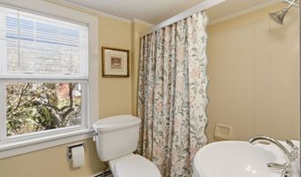 302 Prospect St, Bennington, VT 05201