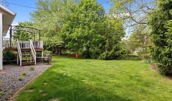 1433 W ROSELAWN Dr, Appleton, WI 54914