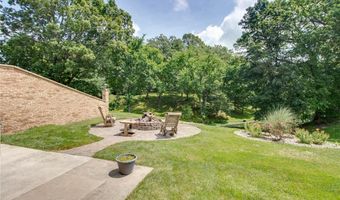 105 Lake Dr, Alton, IL 62002