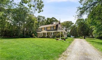 121 Commonwealth Ave, Warwick, RI 02886