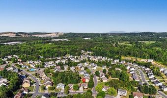 17 Maple Grove Dr, Adairsville, GA 30103