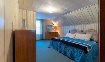 17 Warner St, Newport, RI 02840