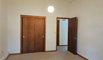 3 Lakeview Dr, Narragansett, RI 02882