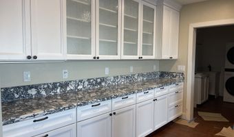 360 2ND St, Bandon, OR 97411