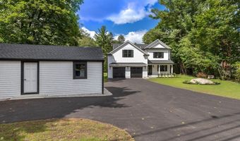 39 Concord Rd, Bedford, MA 01730