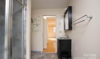 400 Three Dog Mountain Rd, Bakersville, NC 28705