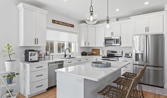 173 Tamrox Dr, Arundel, ME 04046