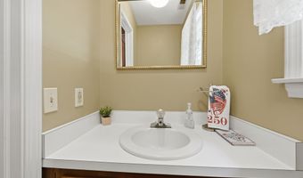 28 Wintergreen Hill Rd, Danbury, CT 06811