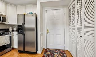 1320 N WAYNE St N 405, Arlington, VA 22201