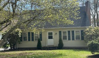 5 Pennicott Rd, Waterford, CT 06375