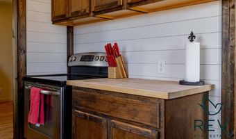 15 Arrowhead Dr, Cody, WY 82414