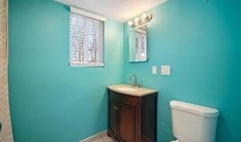 12 6th St, Barnegat, NJ 08005