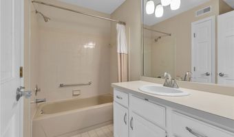 660 Youngs Rd E, Amherst, NY 14221