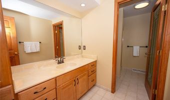 190 Wyeth Dr, Amherst, NY 14068