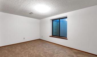 4650 Farmstead Ct, Bel Aire, KS 67220
