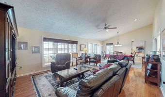 495 Shore Dr, Big Sandy, TN 38221