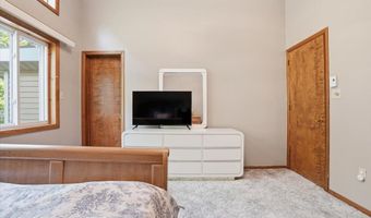 242 Colonial Ter, Albrightsville, PA 18210
