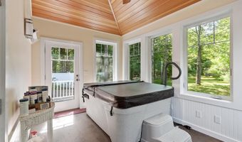 107 Gardeners Grove Rd, Belmont, NH 03220