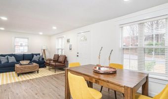 412 1st St, Apex, NC 27502