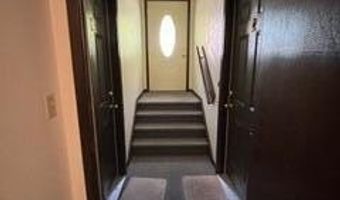 4716 Hutchison St, Ames, IA 50014