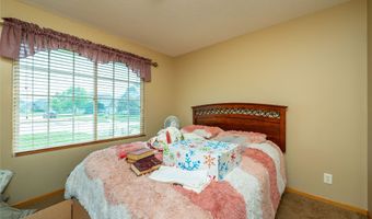 1330 10th Ave SE, Altoona, IA 50009