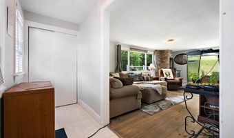 118 Poplar St, Bangor, ME 04401