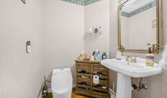 1 SOUTHDOWN Dr, Andover, NJ 07848