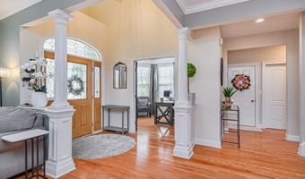 73 Lawrence Ave 73, Danbury, CT 06810