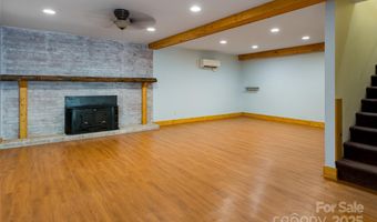 40 Governors View Rd, Asheville, NC 28805
