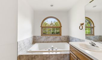 546 N 4th Ave, Addison, IL 60101