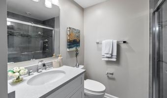 6352 12TH St N, Arlington, VA 22205