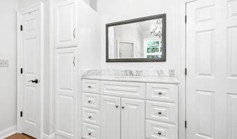 12601 N Osage Rd, Anchorage, KY 40223