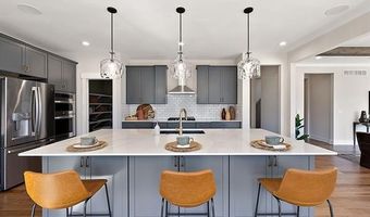 6151 N TRAILWOODS Dr, Ann Arbor, MI 48103