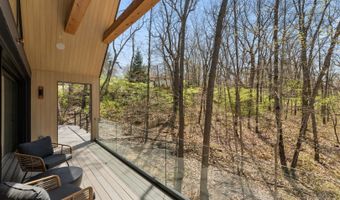 111 E Neptune Ave, Beverly Shores, IN 46301