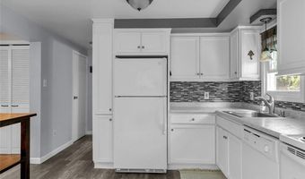 55 Homer St B, Newport, RI 02840