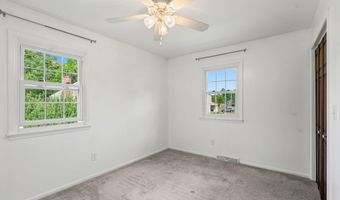 19 Midway Dr, Albany, NY 12205