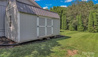5 Fairway Dr, Arden, NC 28704