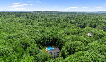 49 Hadlock Rd, Falmouth, ME 04105