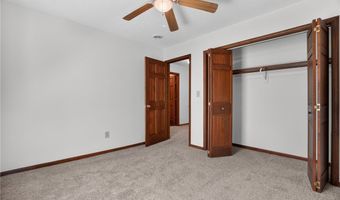 12757 Chamberlain Rd, Aurora, OH 44202