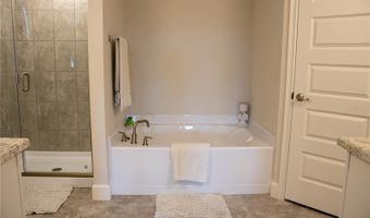 4019 TULLAMORE Ln, Auburndale, FL 33823