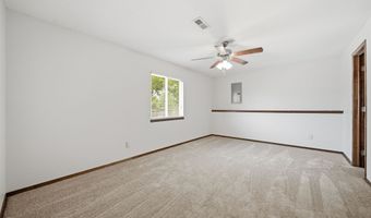 308 W Waterford Ct, Andover, KS 67002